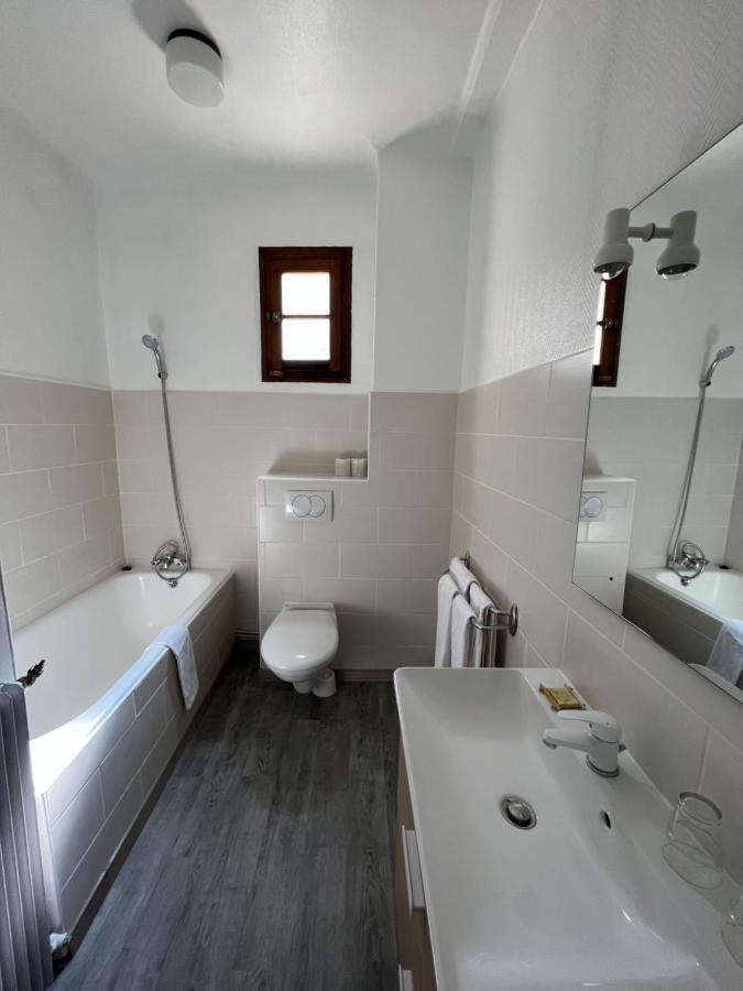 Hotel Le Coq D'Or Les Angles  Bagian luar foto