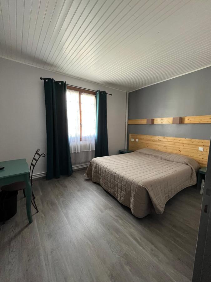 Hotel Le Coq D'Or Les Angles  Bagian luar foto