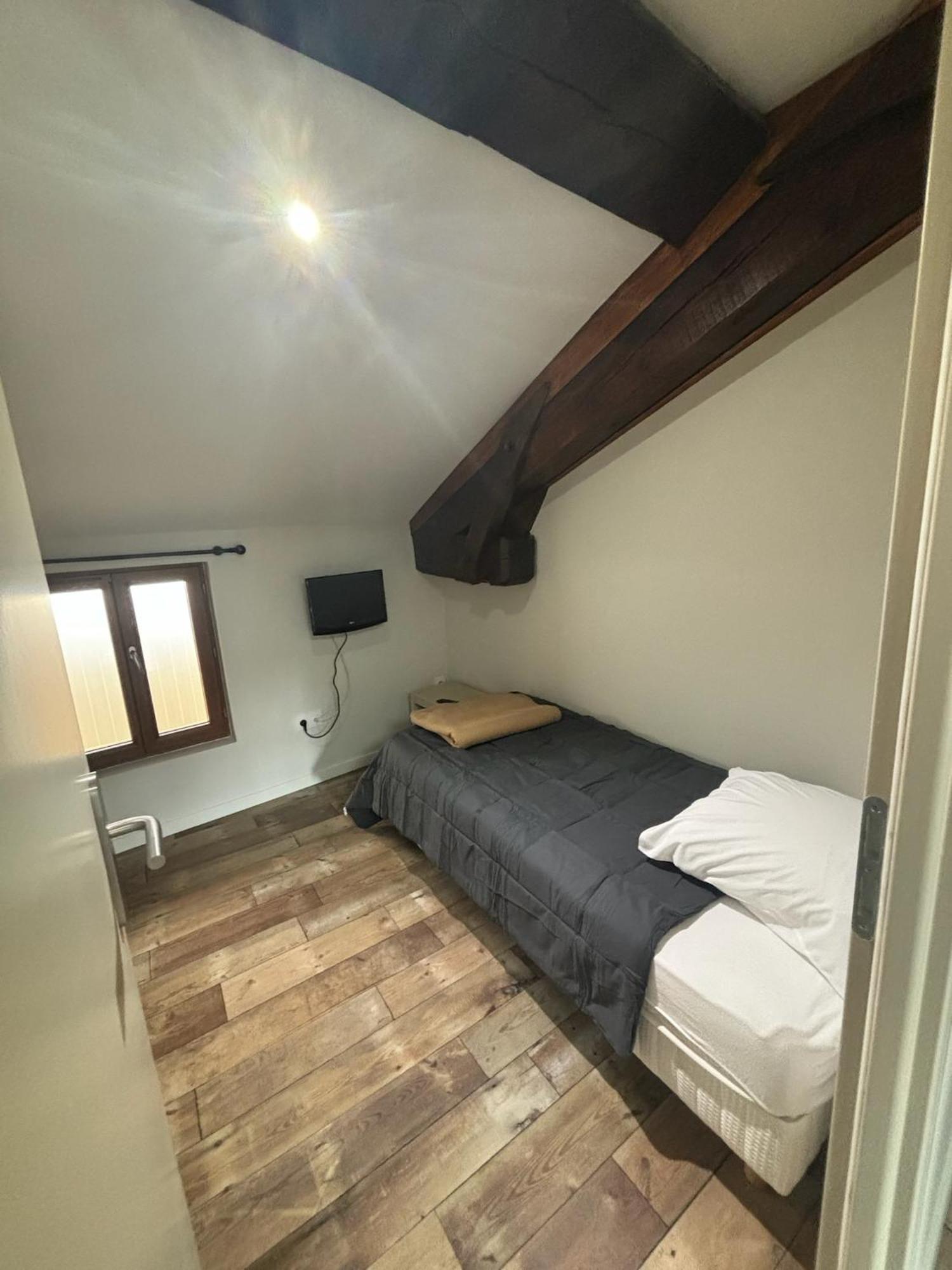 Hotel Le Coq D'Or Les Angles  Bagian luar foto